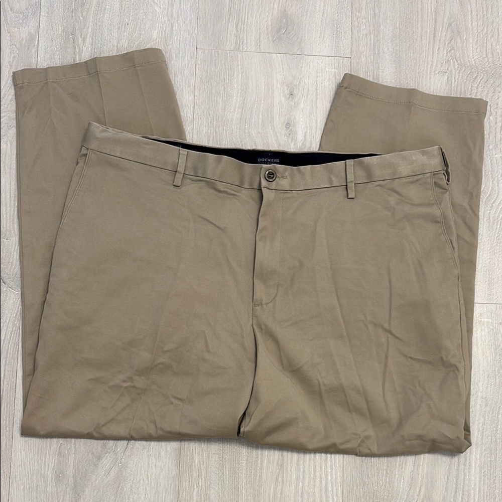 🔥BUNDLESALE Mens 42/30 Dockers Relaxed Fit Tan Chinos Flat Front Classic